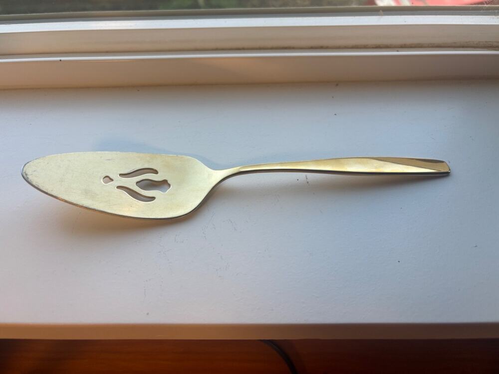 Rogers Cutlery Gold Colored Stainless USA Silverware Pie Cake Server 8.75 L "